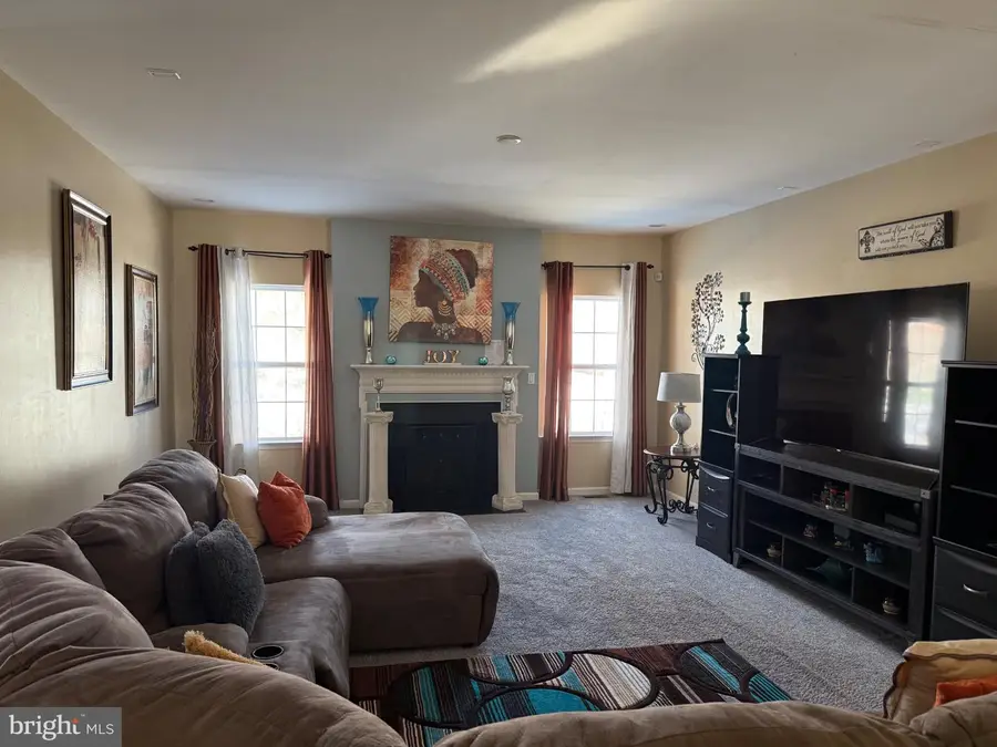 1037 Suffolk Dr, Williamstown, NJ 08094 - #3