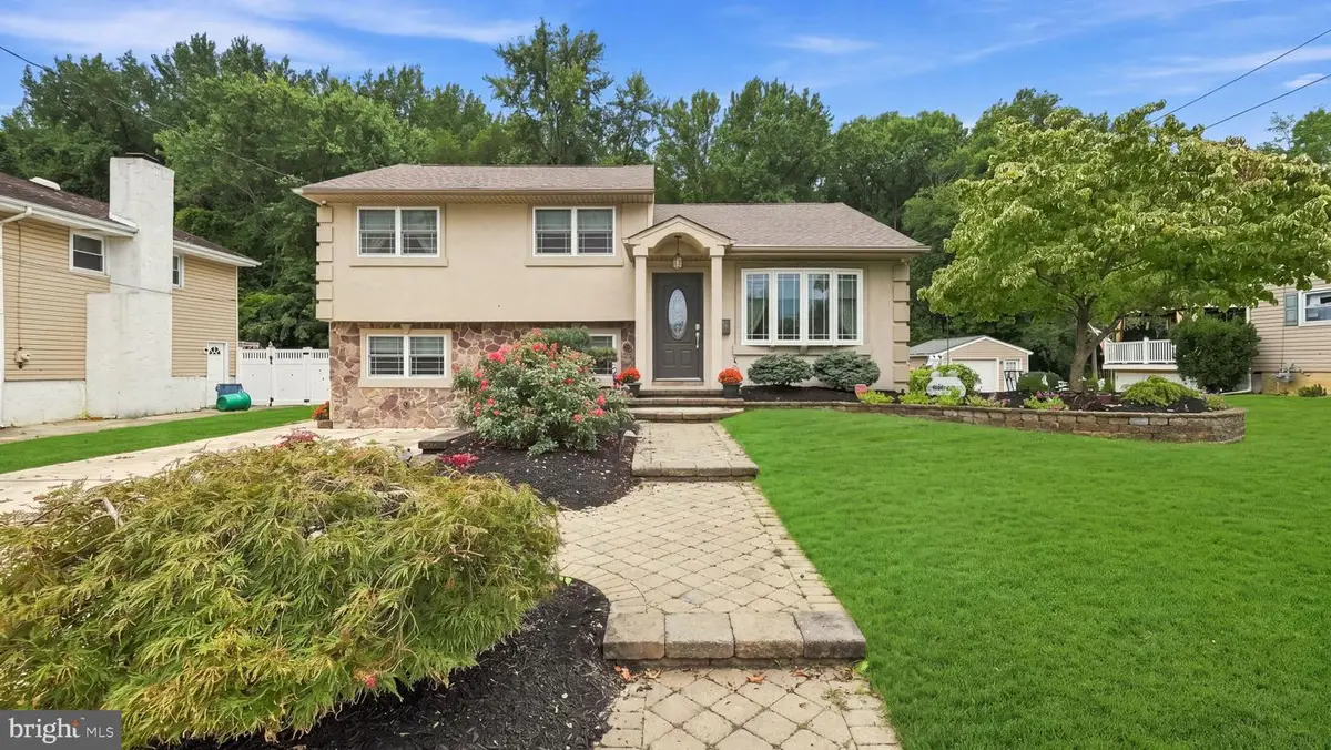 30 Pleasant Valley Dr, West Deptford, NJ 08096 - #1