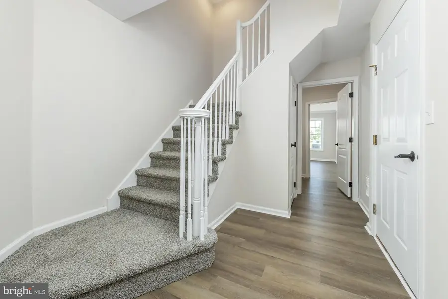 1042 Buckingham Dr, West Deptford, NJ 08086 - #2