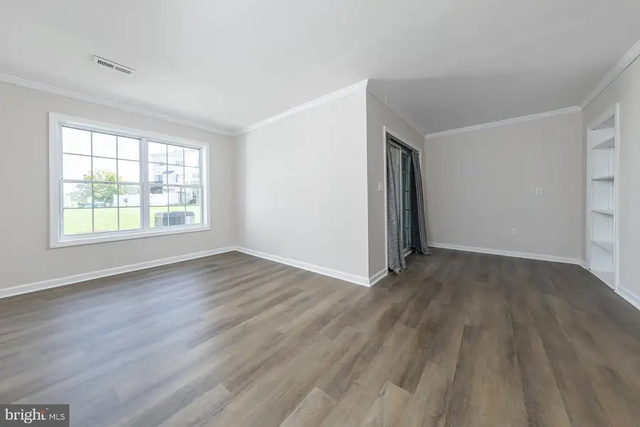 1042 Buckingham Dr, West Deptford, NJ 08086 - #3