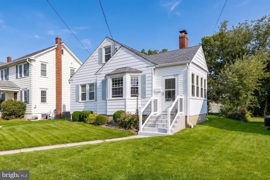 132 Center St, Gibbstown, NJ 08027 - #3