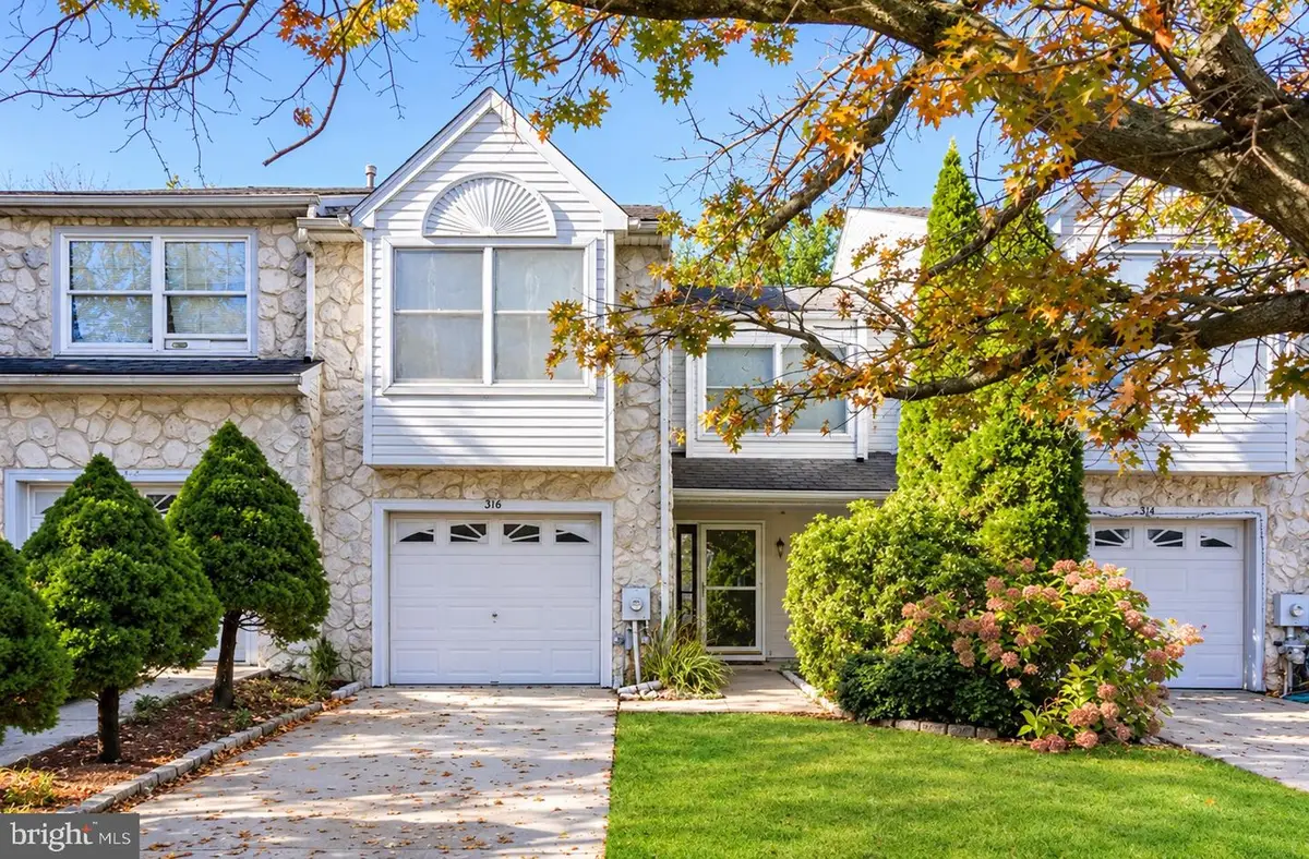 316 Lake Side Dr, Swedesboro, NJ 08085 - #1
