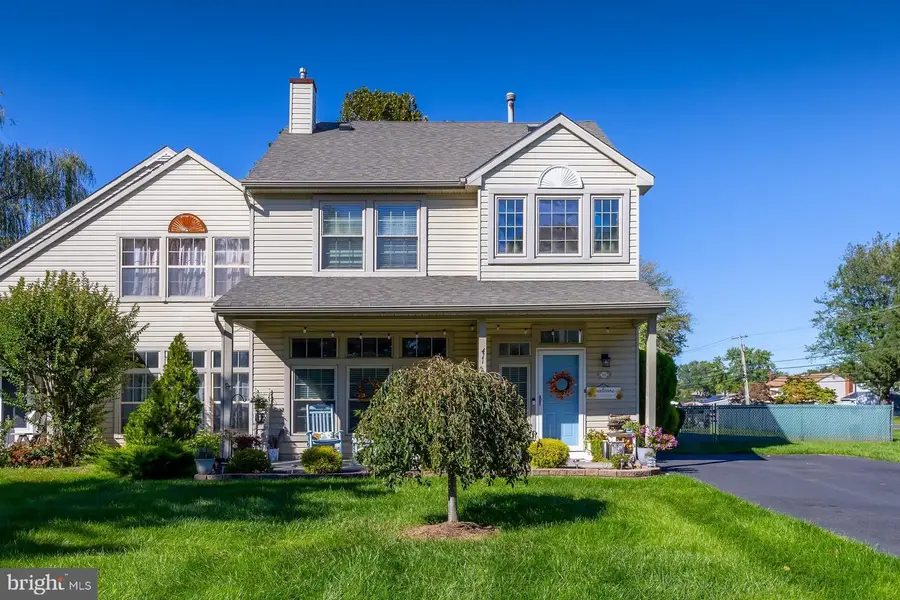 411 Longfellow Dr, Williamstown, NJ 08094 - #2