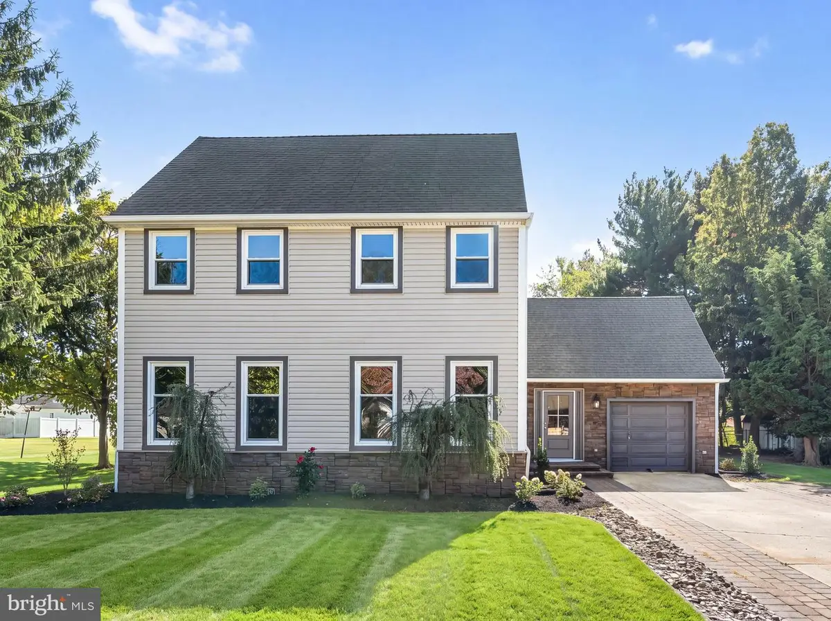 200 Phyllis Dr, Gibbstown, NJ 08027 - #1