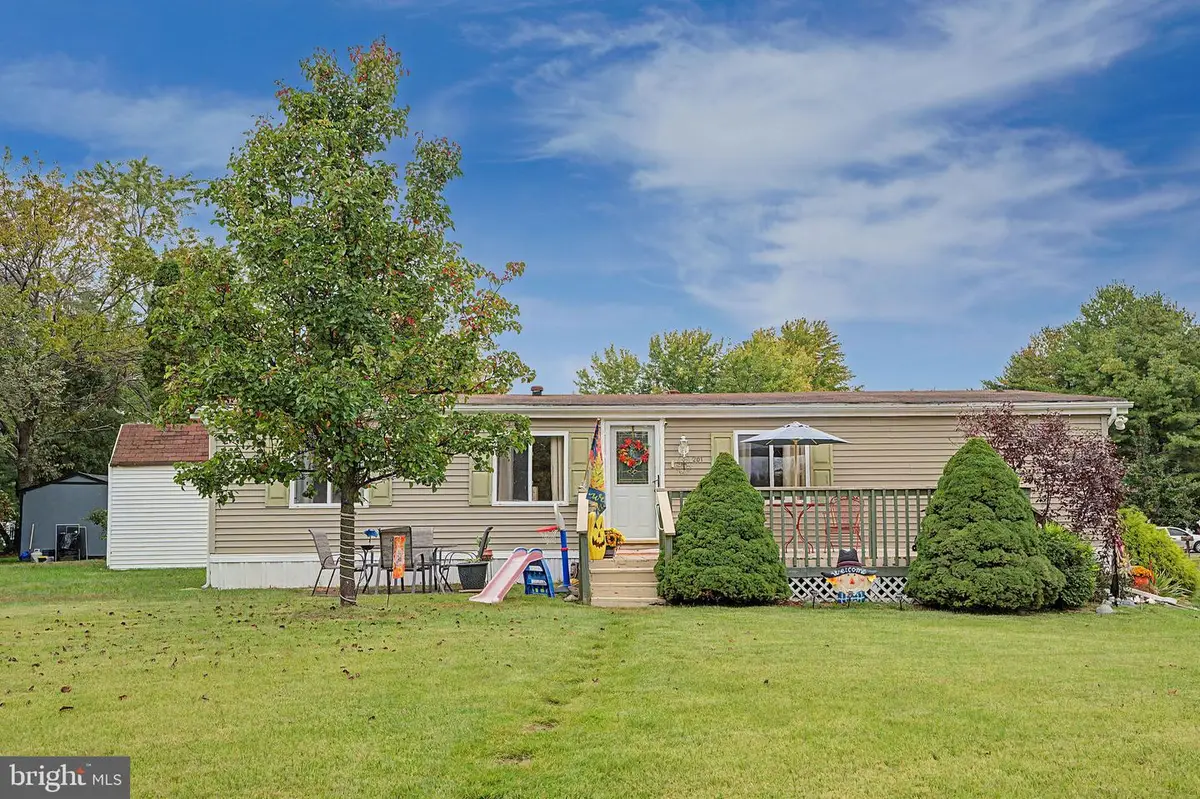201 Mckinley Ave, Williamstown, NJ 08094 - #1