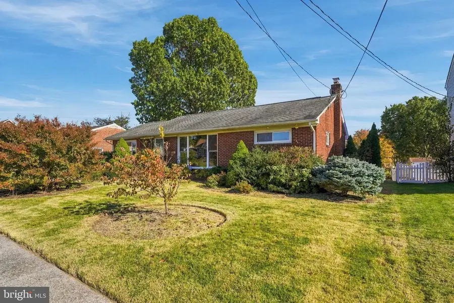 120 S Poplar St, Gibbstown, NJ 08027 - #3