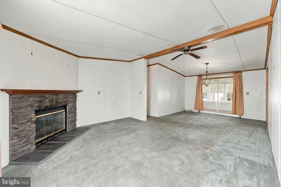404 Virginia Pl, Williamstown, NJ 08094 - #2
