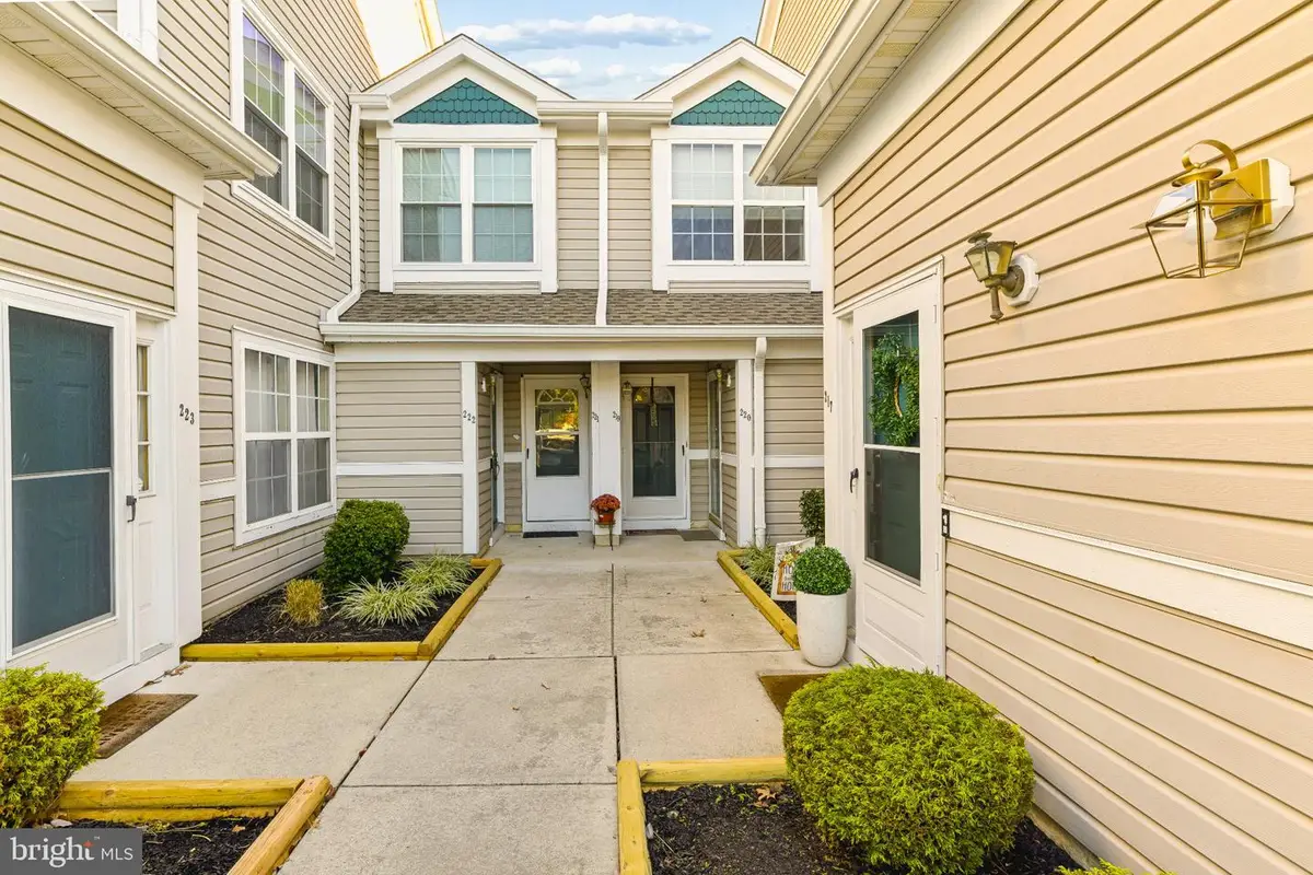220 Steeplechase Ct, Woodbury, NJ 08096 - #1