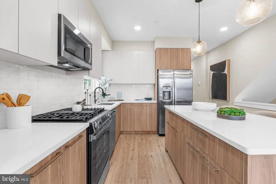11 S Academy St #e, Glassboro, NJ 08028 - #2