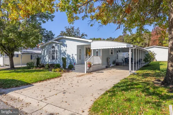 429 Pinewood Dr, WILLIAMSTOWN, NJ 08094