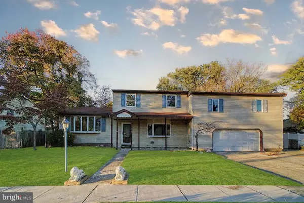 18 Gilbert Ct, WILLIAMSTOWN, NJ 08094