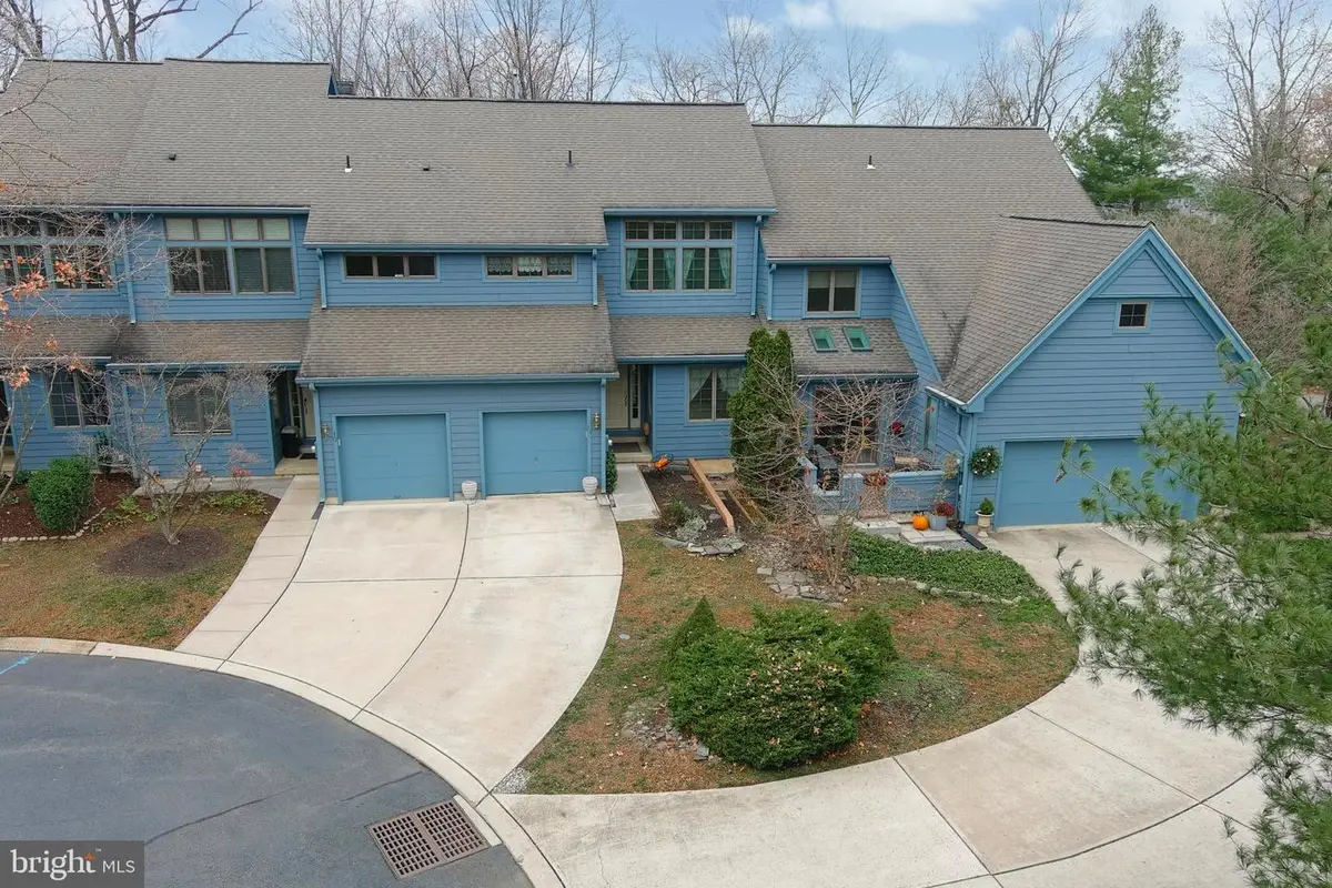 11 Sturbridge Ct, Lambertville, NJ 08530 - Image #1