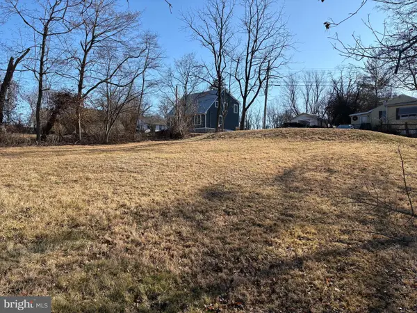 8 Belvidere Ave, LAMBERTVILLE, NJ 08530