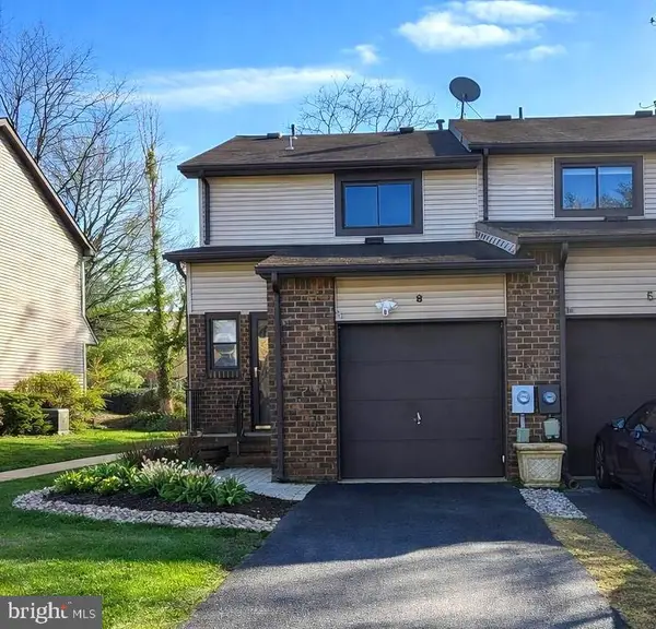 8 Chelsea Cir, FLEMINGTON, NJ 08822