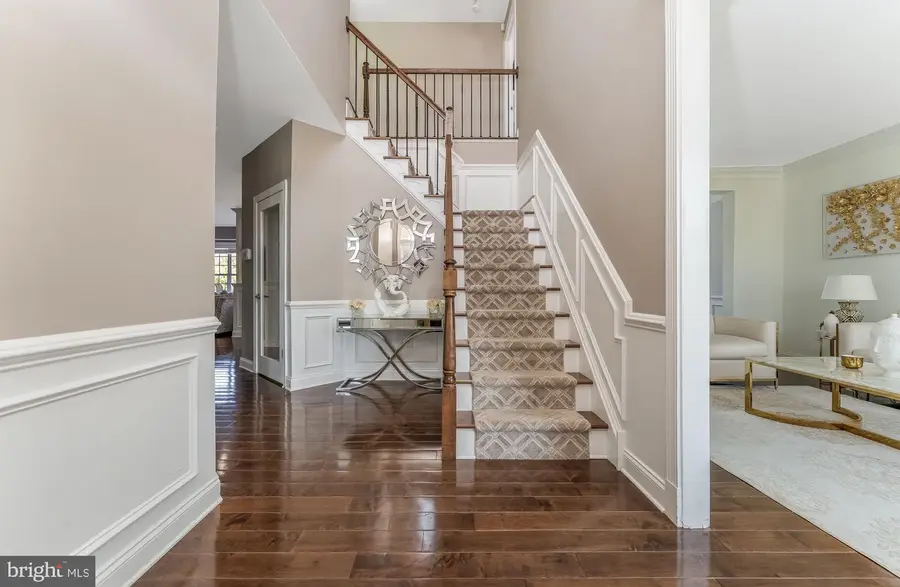 2 Elm Dr, Clinton, NJ 08809 - #2