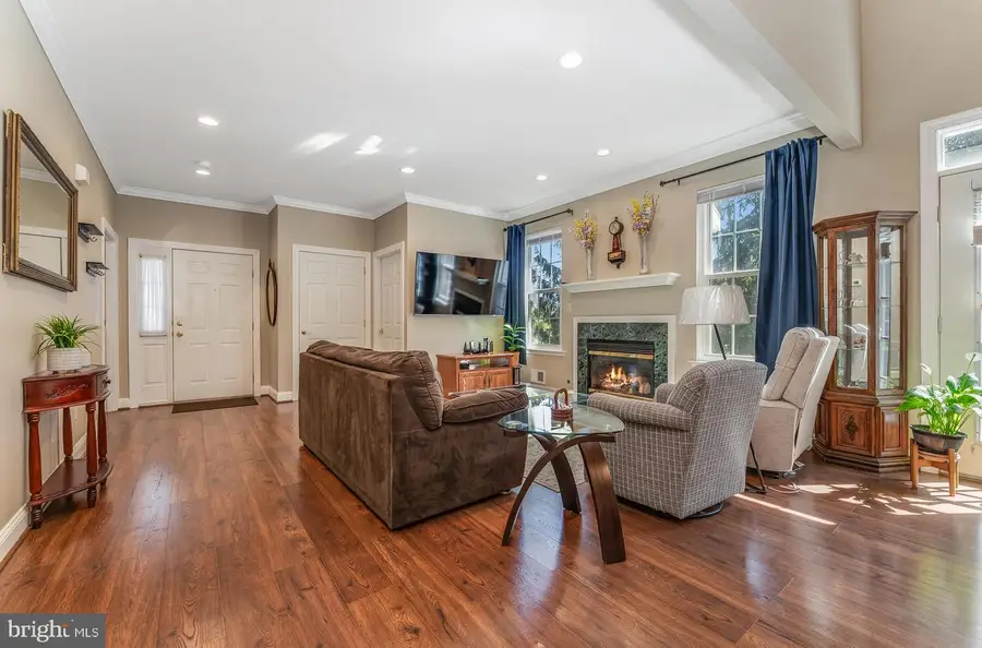 3 Indian Plantation St, Raritan, NJ 08822 - #2