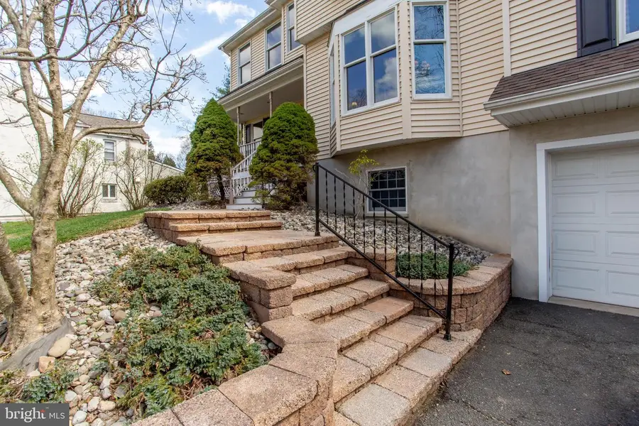 17 Cottage St, Lambertville, NJ 08530 - #3