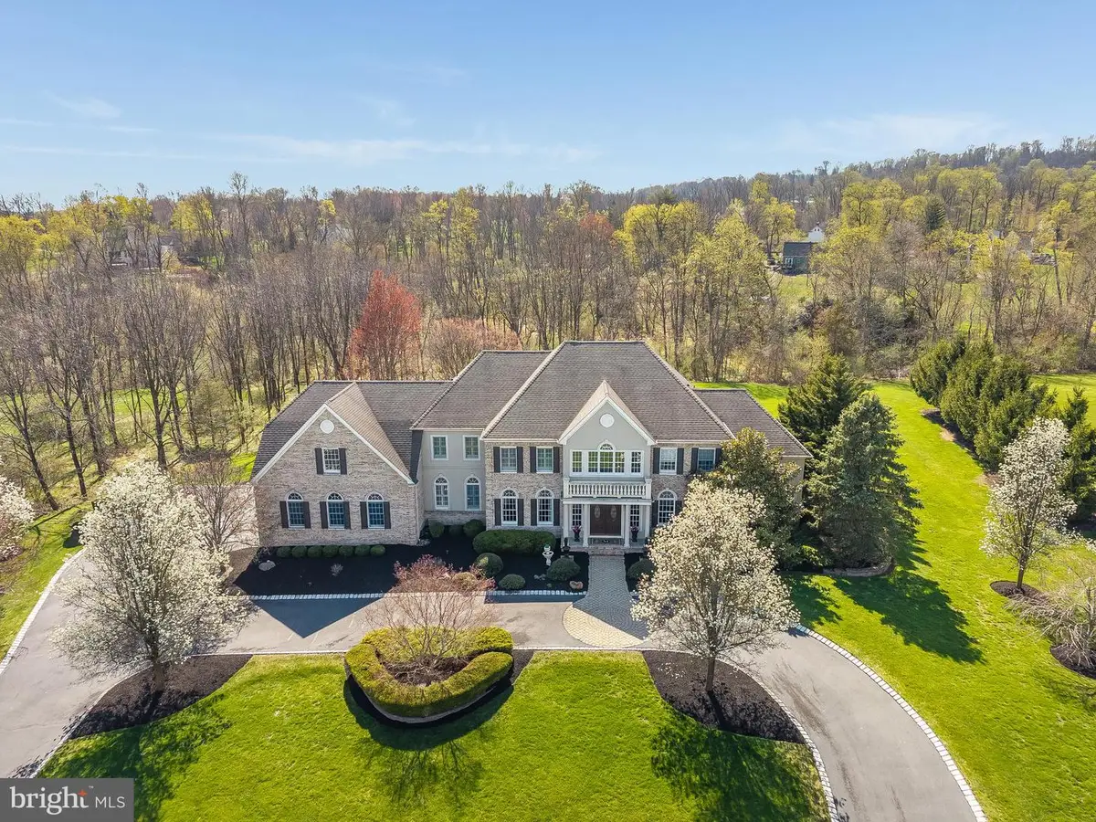 4 Wisteria Ct, Flemington, NJ 08822 - #1