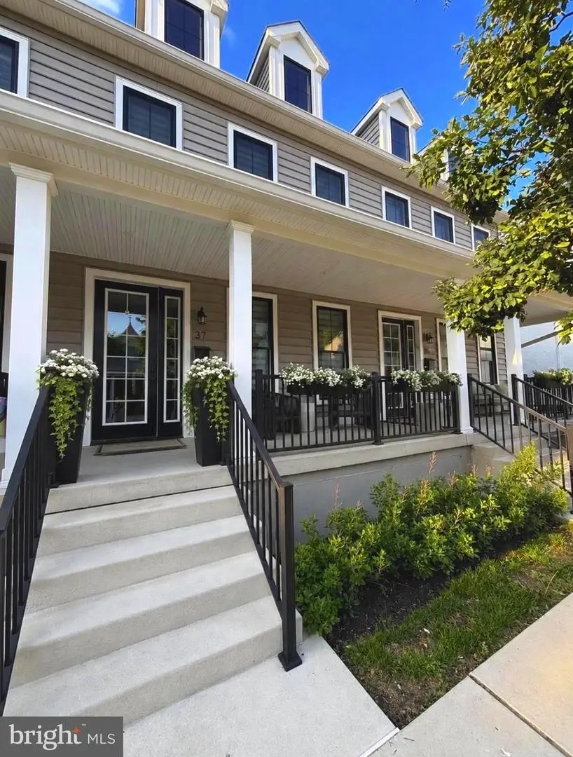 37 Ferry St, Lambertville, NJ 08530 - #3