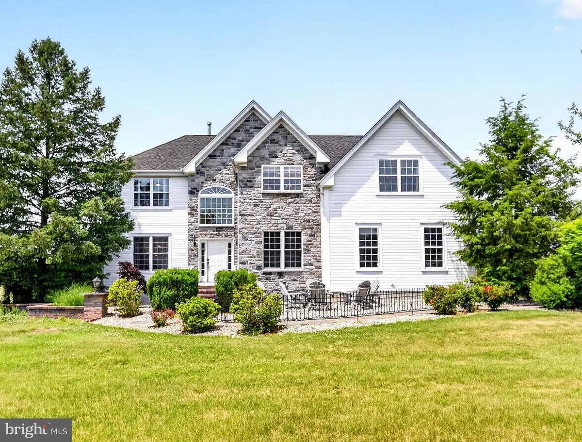 32 Ferris Wheel Dr, Lambertville, NJ 08530 - #1