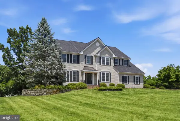 28 Music Mountain Blvd, LAMBERTVILLE, NJ 08530