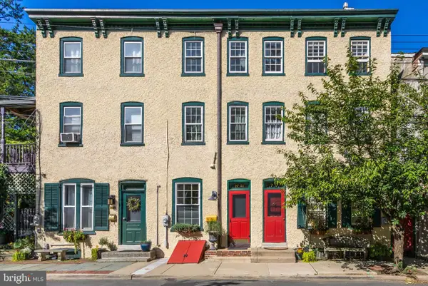 81 S Main St, LAMBERTVILLE, NJ 08530