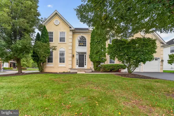 81 Crestview Dr, CLINTON, NJ 08809