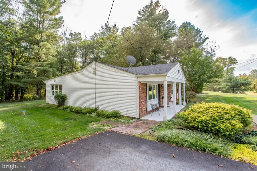 5 Deer Path, Milford, NJ 08848 - #2