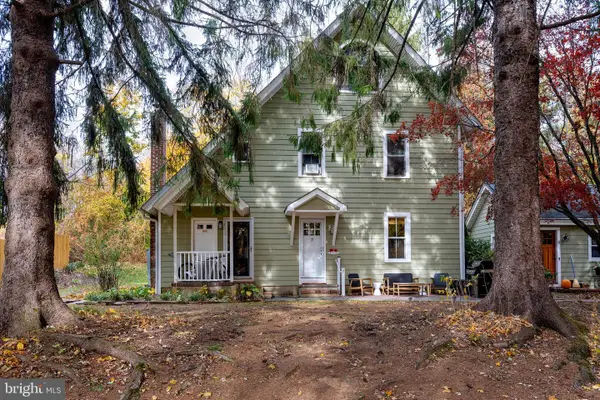 7 Castle Ln, HOPEWELL, NJ 08525