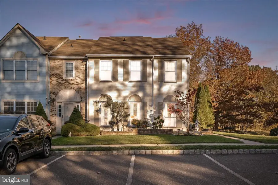 7 Beacon Ct, Robbinsville, NJ 08691 - Image #2