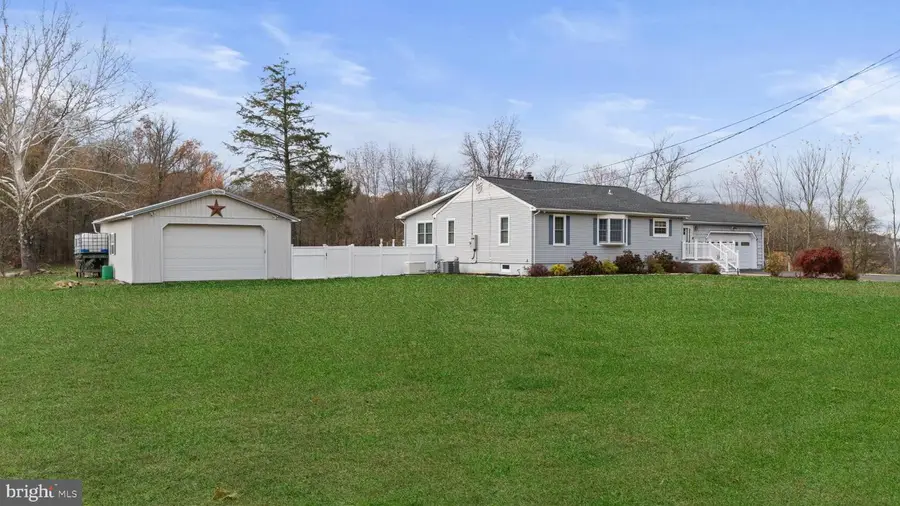332 Gordon Rd, Robbinsville, NJ 08691 - Image #2