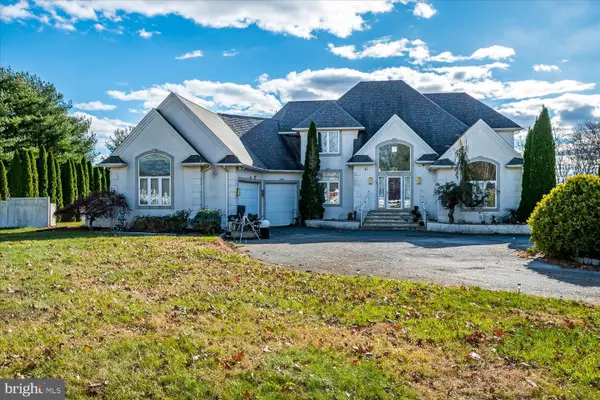 824 Windsor Perrineville, EAST WINDSOR, NJ 08520