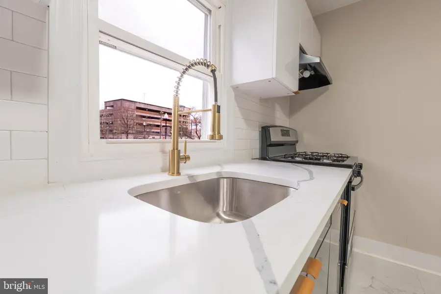 20 Spring St, Trenton, NJ 08618 - Image #2