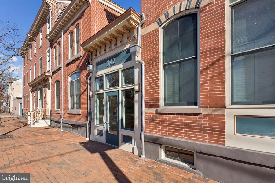 242 Centre St #4, Trenton, NJ 08611 - Image #3