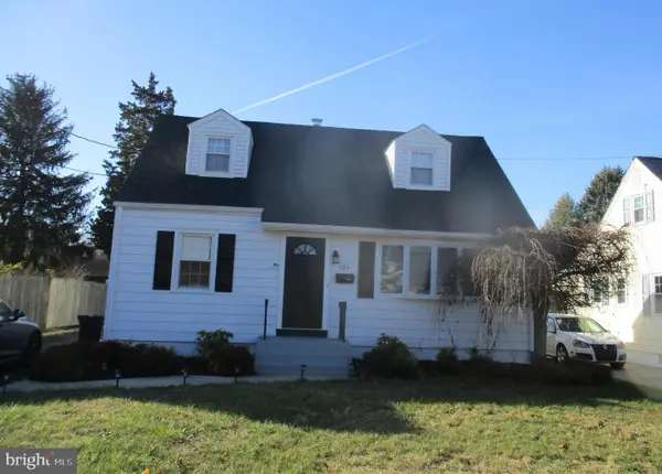 121 Hoover Ave, HAMILTON, NJ 08619