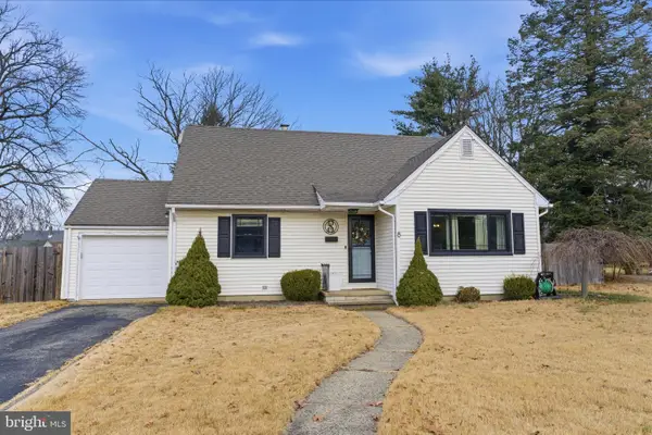 8 Samantha Lane, HAMILTON, NJ 08619