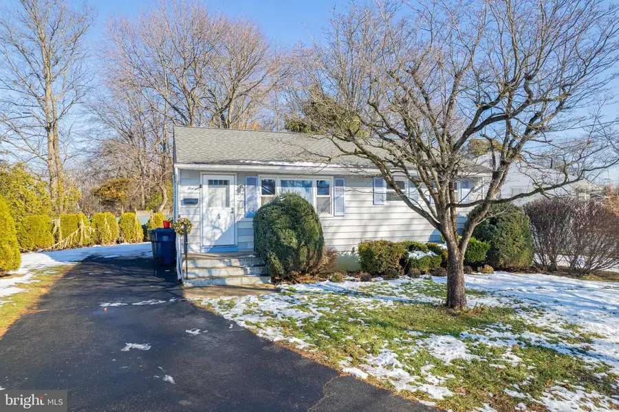 5 Rocky Brook Ct, Hightstown, NJ 08520 - Image #3