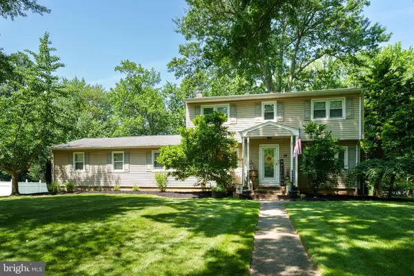 19 Van Saun Dr, EWING, NJ 08628