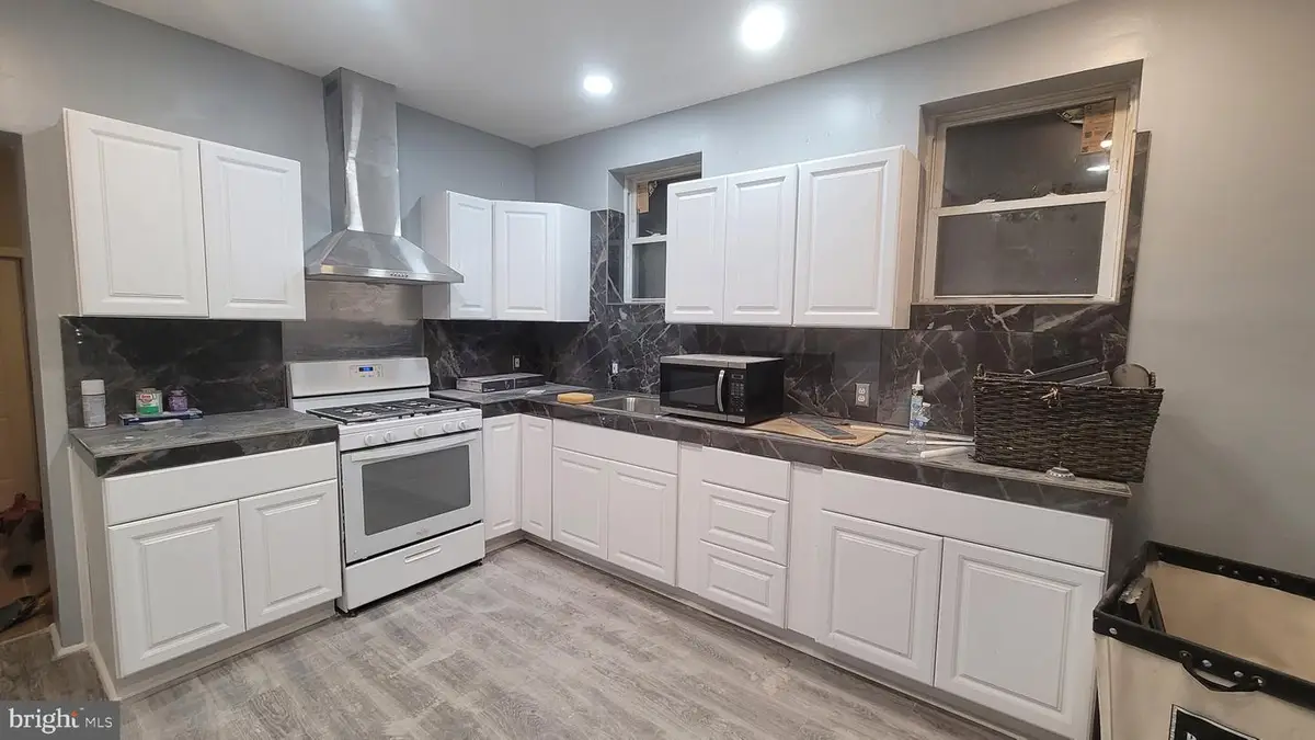 301 Spring St, Trenton, NJ 08618 - Image #1