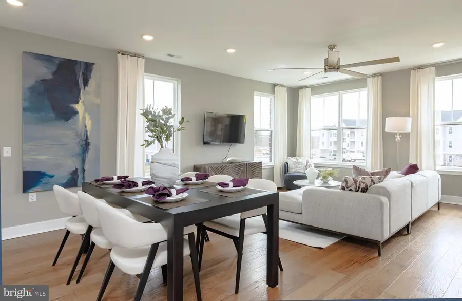 139 John Vanzandt Dr, Pennington, NJ 08534 - Image #2