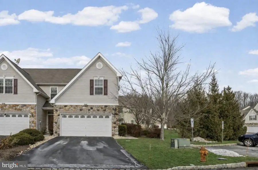 246 Brinley Dr, Pennington, NJ 08534 - Image #2