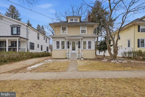 771 Lake Dr, LAWRENCE TOWNSHIP, NJ 08648