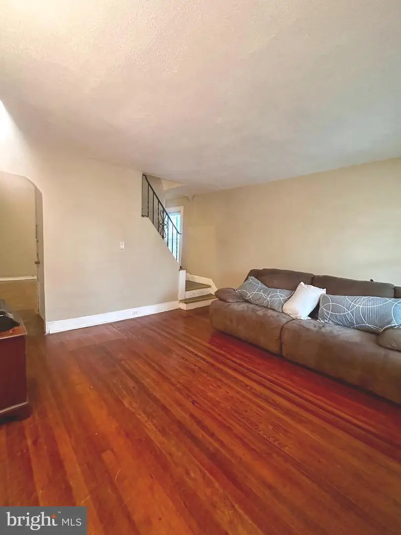 123 Vine St, Trenton, NJ 08638 - Image #2