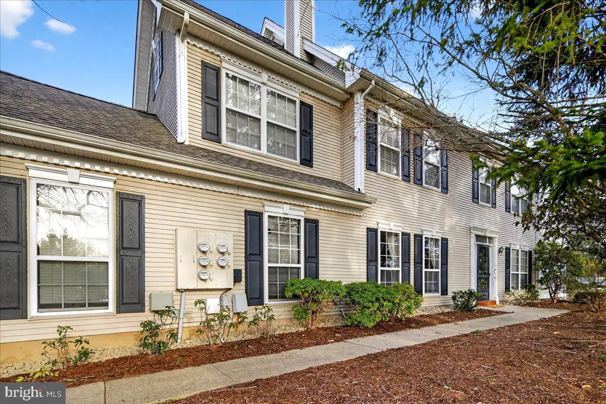 200 Amberleigh Dr, Pennington, NJ 08534 - Image #1