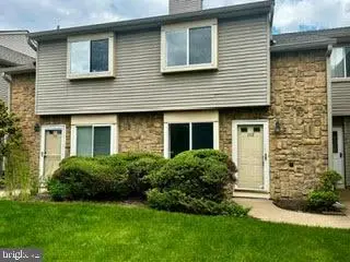 102 Teal Ct, East Windsor, NJ 08520 - Image #1