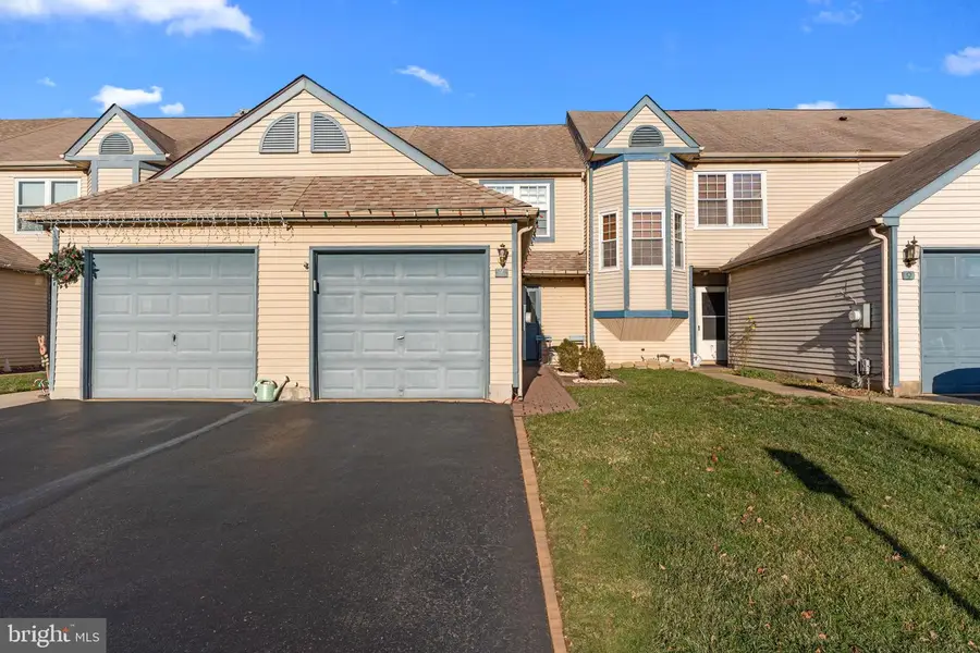 7 Laurel Ct, Hamilton, NJ 08690 - Image #2