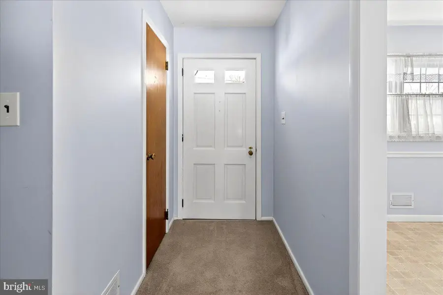 6 Royal Oak Rd, Lawrence, NJ 08648 - Image #2