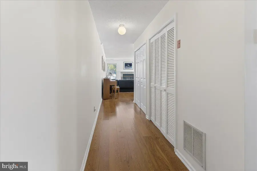 902 Sea Pl, Lawrence Township, NJ 08648 - Image #3