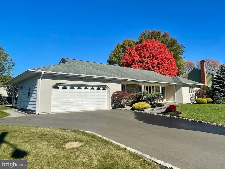 20 Azalea Way, Hamilton, NJ 08690 - #2