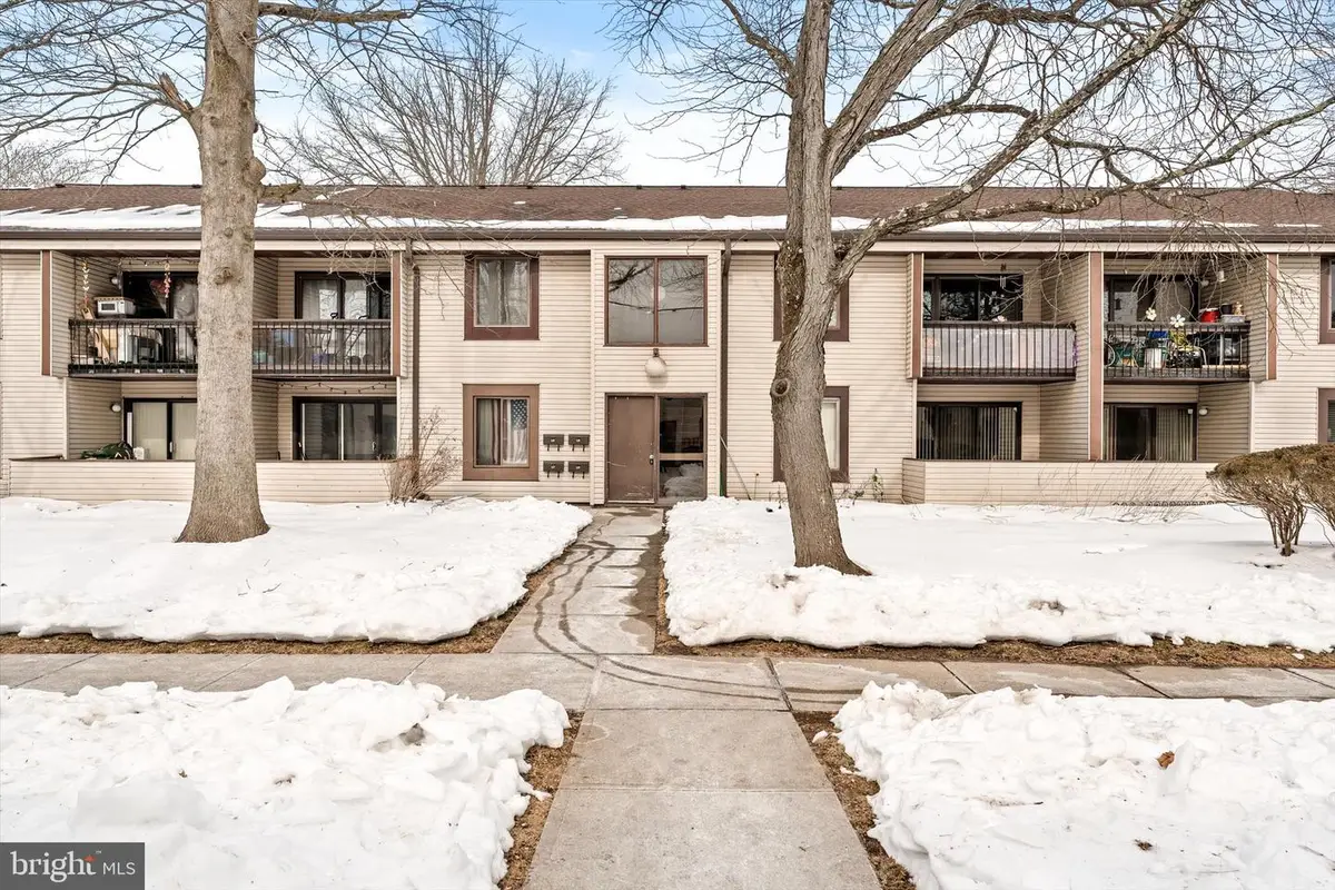 L-9 Twin Rivers Dr N, East Windsor, NJ 08520 - #1